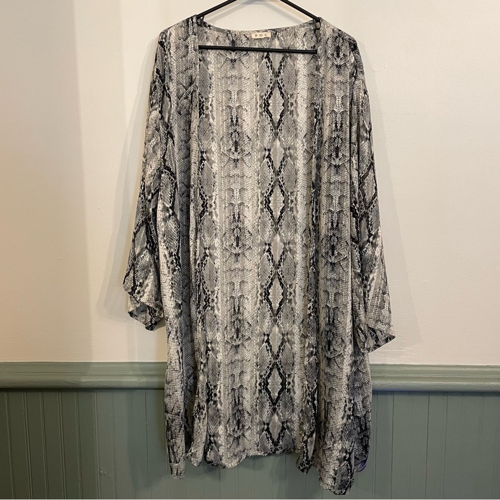POL Monochrome Snake Print Kimono